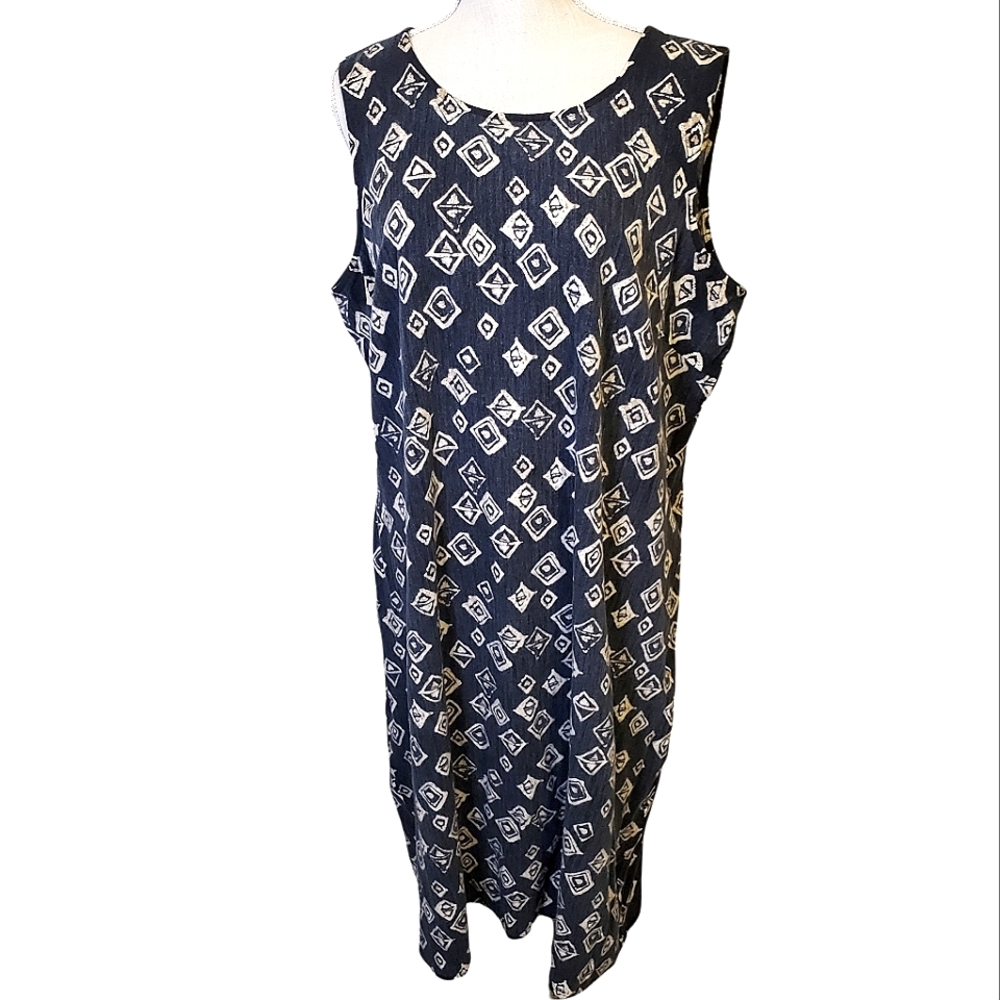 LIZ BAKER | Women's navy blue with tan diamond print sleeveless dress. Size 18W.